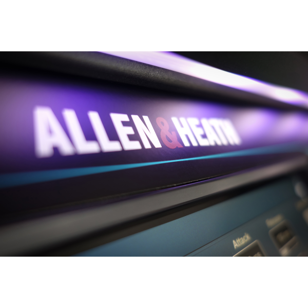 Цифровий мікшерний пульт Allen Heath SQ-6