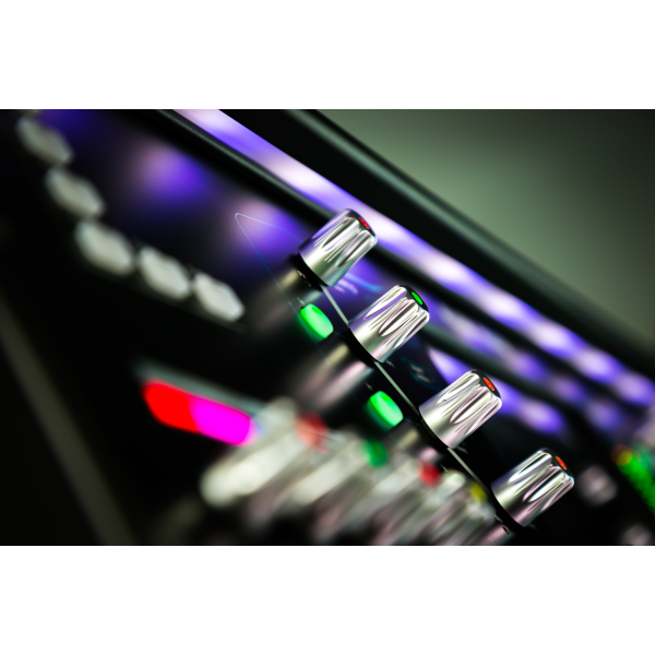 Цифровий мікшерний пульт Allen Heath SQ-6