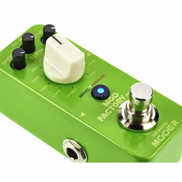 Гітарна педаль ефектів Mooer Mod Factory MKII – модуляції, Tap Tempo, Series/Parallel, 11 ефектів