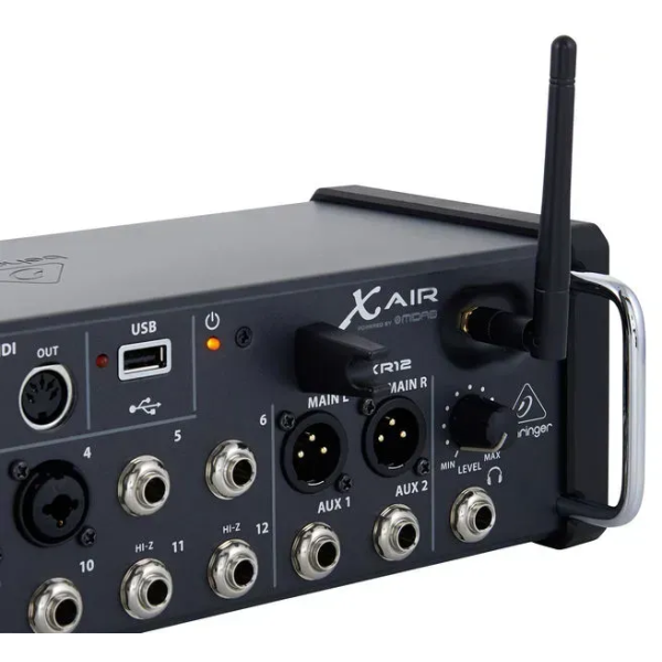 Цифровий мікшерний пульт Behringer XR12